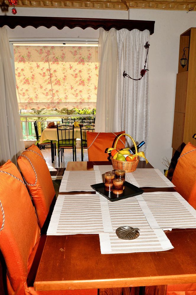 Noble Inn Loutraki  Exterior photo